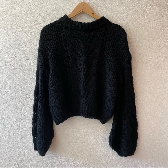 Sweaters - Black balloon sleeve knit sweater